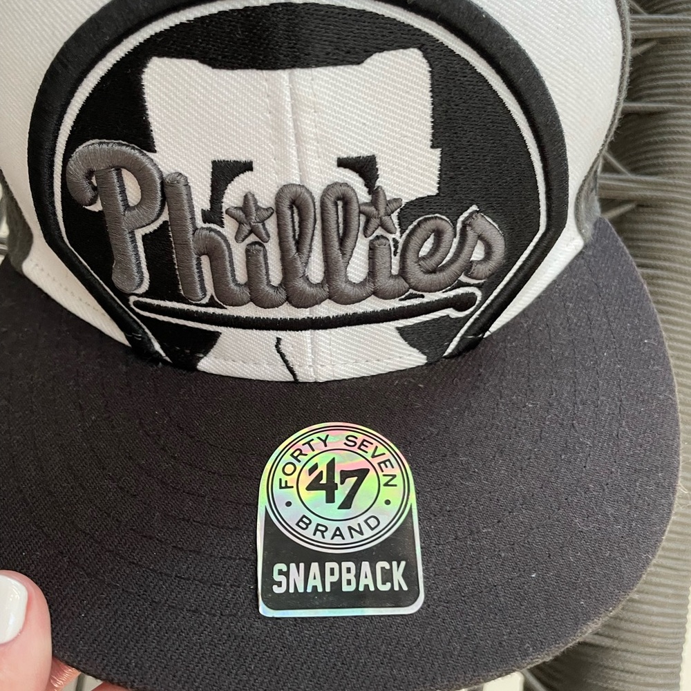 Phillies hat (47) - Picture 6 of 6